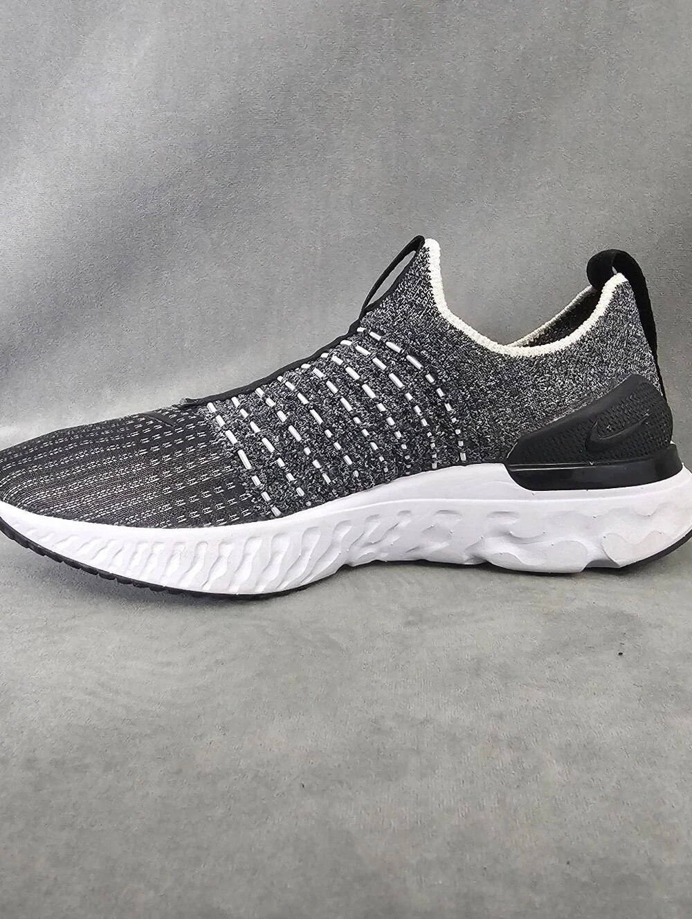Nike React Phantom Run Flyknit 2 Women's Size 6.5 Running Shoes Oreo S2-15 - Picture 3 of 7